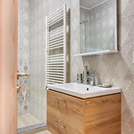 Apartment Garsoniera Perla By R S *